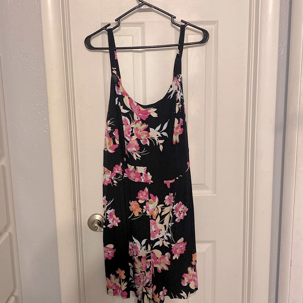 Torrid size 2 black floral romper. Very good condition. Only worn once.